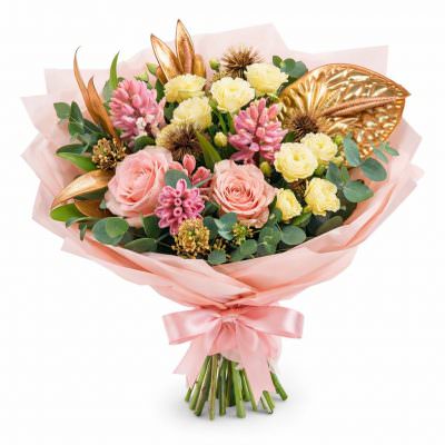 Красивый букет цветов «Розовый шепот»