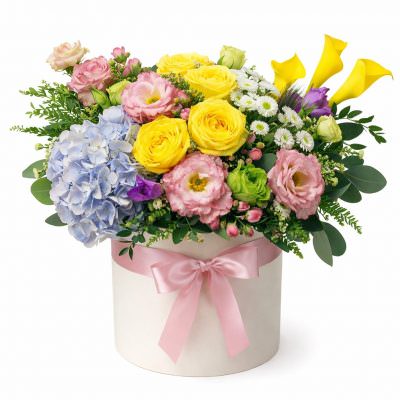 Живые цветы в шляпной коробке «Чары»