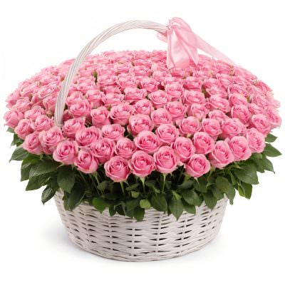 Корзинка с розовыми розами «Цветочное чудо»