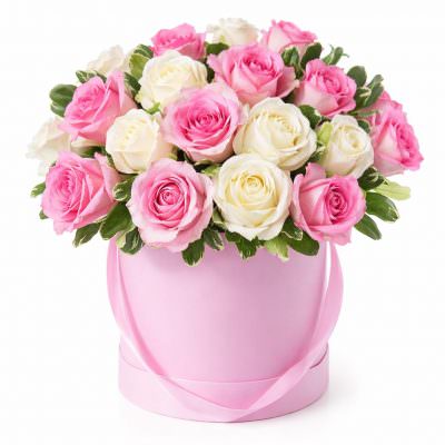 Шляпная коробка с розами «Чарующий стиль»